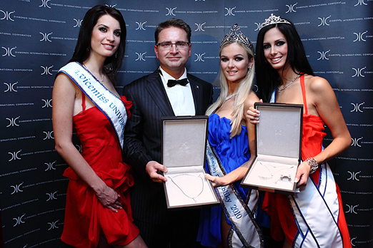 miss_universe_dic_12